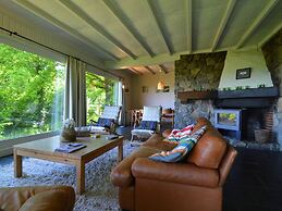 Chalet With Private Tennis Court in Humain