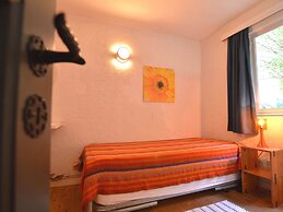 Chalet With Private Tennis Court in Humain