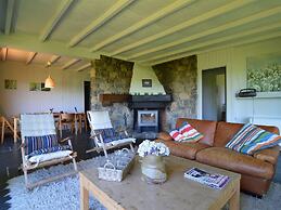 Chalet With Private Tennis Court in Humain