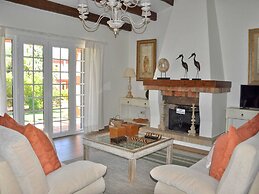 Villa in Quiet Area with Private Pool near Golf Courses & Marina