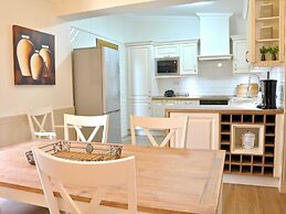 Villa in Quiet Area with Private Pool near Golf Courses & Marina