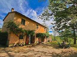 Belvilla by OYO Casolare Due