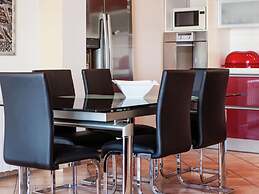 Modern Apartment in Podstrana with Hot Tub