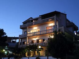 Modern Apartment in Podstrana with Hot Tub