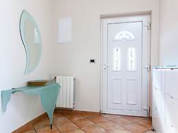 Modern Apartment in Podstrana with Hot Tub