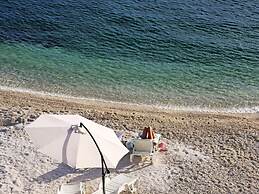 Modern Apartment in Podstrana with Hot Tub