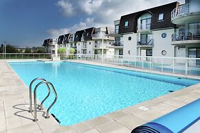 Sunny Bredene Stay by Sea