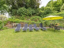 Charming Cottage in Anseremme With Fenced Garden