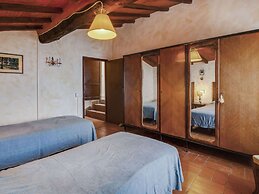 Belvilla by Oyo Flat in Farmhouse With Pool