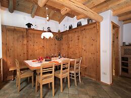 Cottage in Bellamonte With hot tub