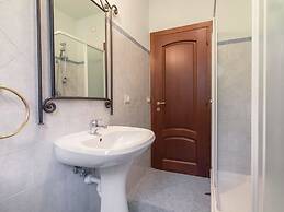 Villa in Lonnano With Pool