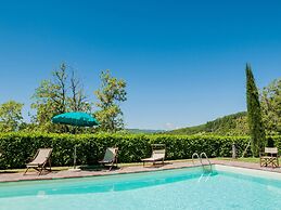 Villa in Lonnano With Pool