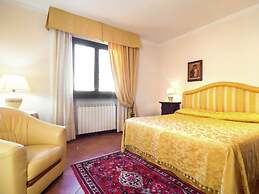Villa in Lonnano With Pool