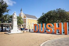 Royal Apartments City Centre Willemstad