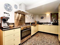 Beautiful Castle House in Spa With Spacious Garden