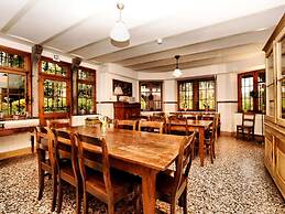 Beautiful Castle House in Spa With Spacious Garden