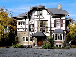 Beautiful Castle House in Spa With Spacious Garden