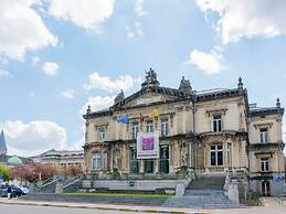 Beautiful Castle House in Spa With Spacious Garden