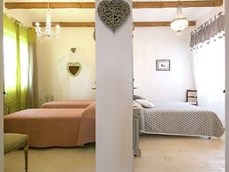 4 Person Villa with Private Swimming Pool & Garden in Lovely Surroundi