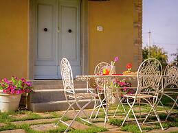 4 Person Villa with Private Swimming Pool & Garden in Lovely Surroundi