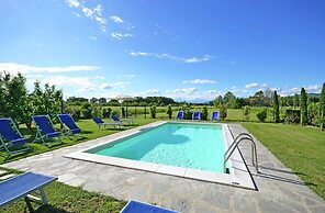 Villa in Cortona With Pool & Countryside Views