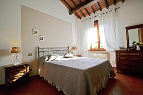 Villa in Cortona With Pool & Countryside Views