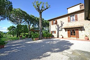 Villa in Cortona With Pool & Countryside Views