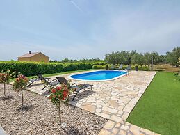 Peaceful Home in Policnik