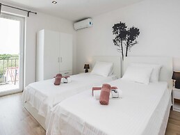Peaceful Home in Policnik