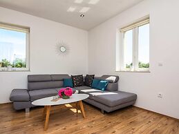 Peaceful Home in Policnik