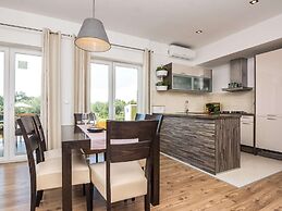 Peaceful Home in Policnik