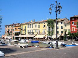 Belvilla by OYO Sole del Garda Quinto Sette