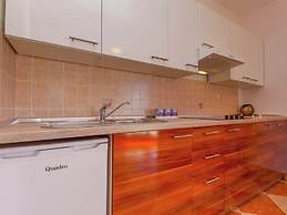 Luring Apartment in Dramalj with Hot Tub