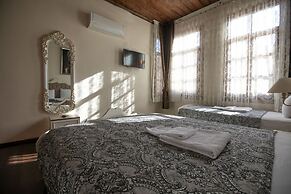 Lily Town Guest House