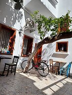 Lily Town Guest House