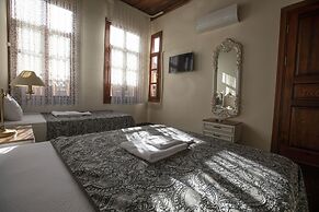 Lily Town Guest House