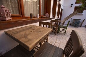 Lily Town Guest House