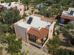 Snug Holiday Home in Pagkalohori