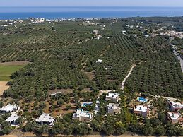 Snug Holiday Home in Pagkalohori