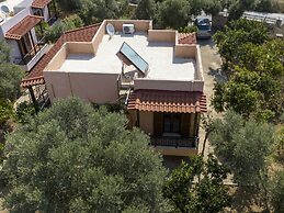 Snug Holiday Home in Pagkalohori