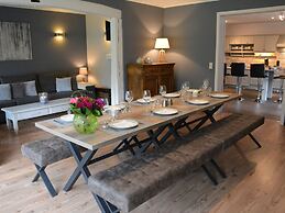 Luxurious Holiday Home in Hamoir With Terrace