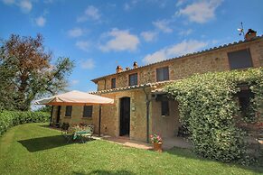 Farmhouse in Proceno With Panoramic Pool