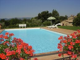Farmhouse in Proceno With Panoramic Pool