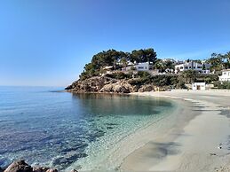 Villa in L'alfs del Pi With hot tub