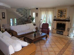 Villa in L'alfs del Pi With hot tub