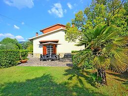 Belvilla by OYO Villa Mimosa