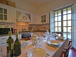 Belvilla by OYO Villa Mimosa