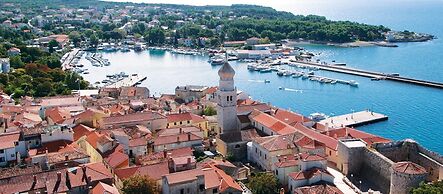 Apartment With Terrace, Sea View, Pool & Outdoor Kitchen