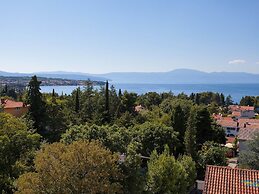 Apartment With Terrace, Sea View, Pool & Outdoor Kitchen
