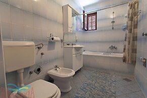 Apartment With Terrace, Sea View, Pool & Outdoor Kitchen